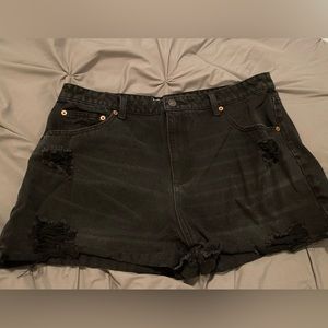 Black fray shorts